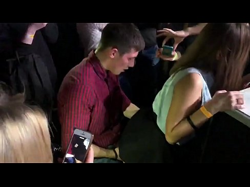 ❤️ Sexo real numa discoteca russa. Rapariga russa de 18 anos no ânus e vagina fodida numa discoteca ❤️❌ Porno de qualidade em nós pt.tubsexer-porn.ru ☑